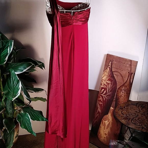 Davids Bridal - Picture 4 of 5